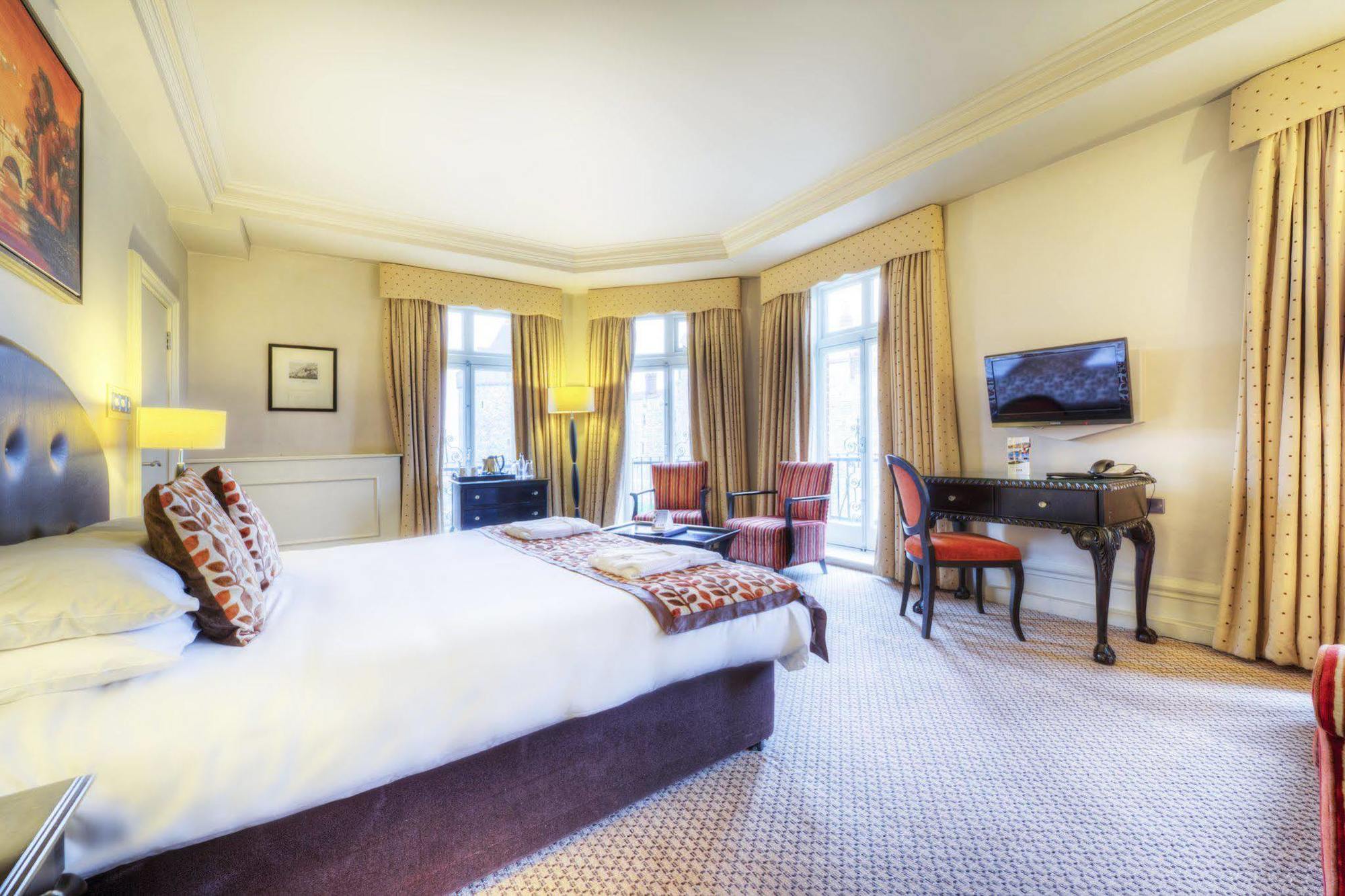Clarion Collection Harte & Garter Hotel & Spa Уиндзор Екстериор снимка